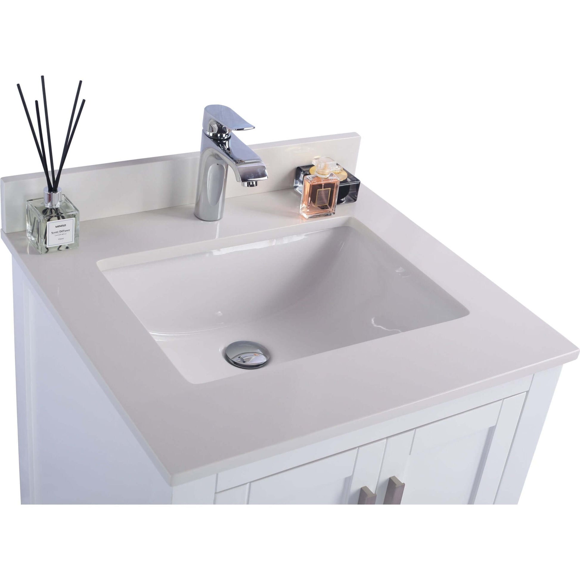 Wilson 24" White Bathroom Vanity with White Quartz Countertop - 313ANG-24W-WQ